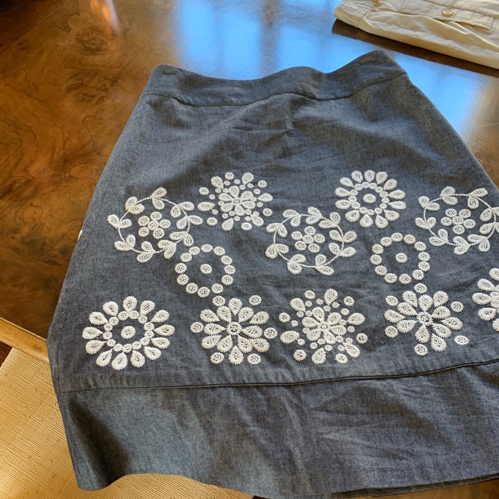 Size 2 skirt, 23 inches long